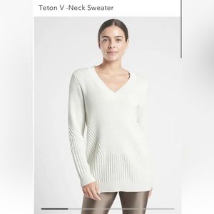 $129 NWT Athleta Teton V-Neck Sweater Dove Off White Cream XXS CYA #632078